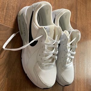 NIKE AIR tennis shoes